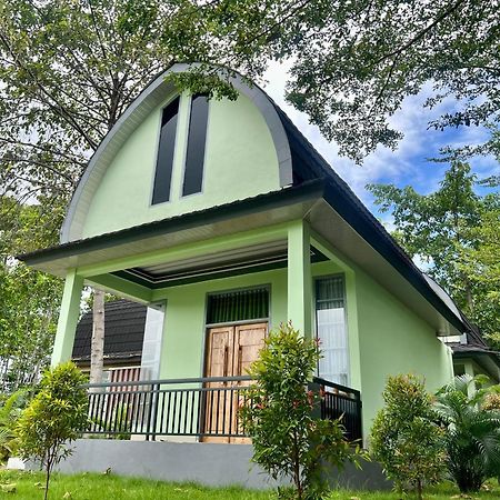 Pohon Purba Resort & Restaurant Labuhan Pandan Экстерьер фото