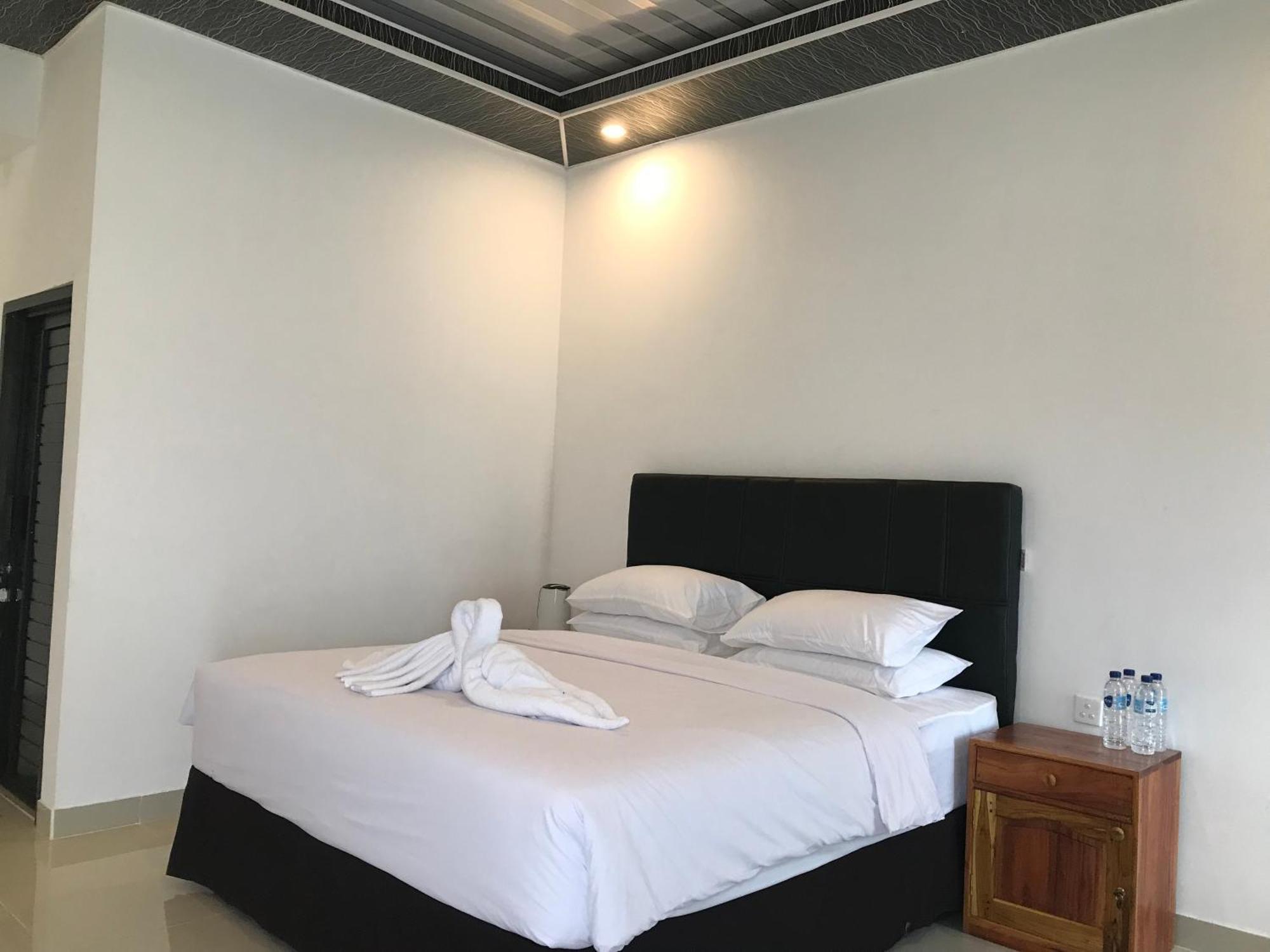 Pohon Purba Resort & Restaurant Labuhan Pandan Экстерьер фото