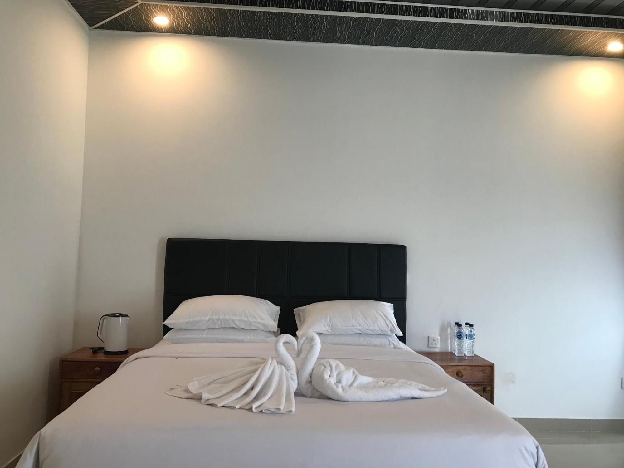 Pohon Purba Resort & Restaurant Labuhan Pandan Экстерьер фото