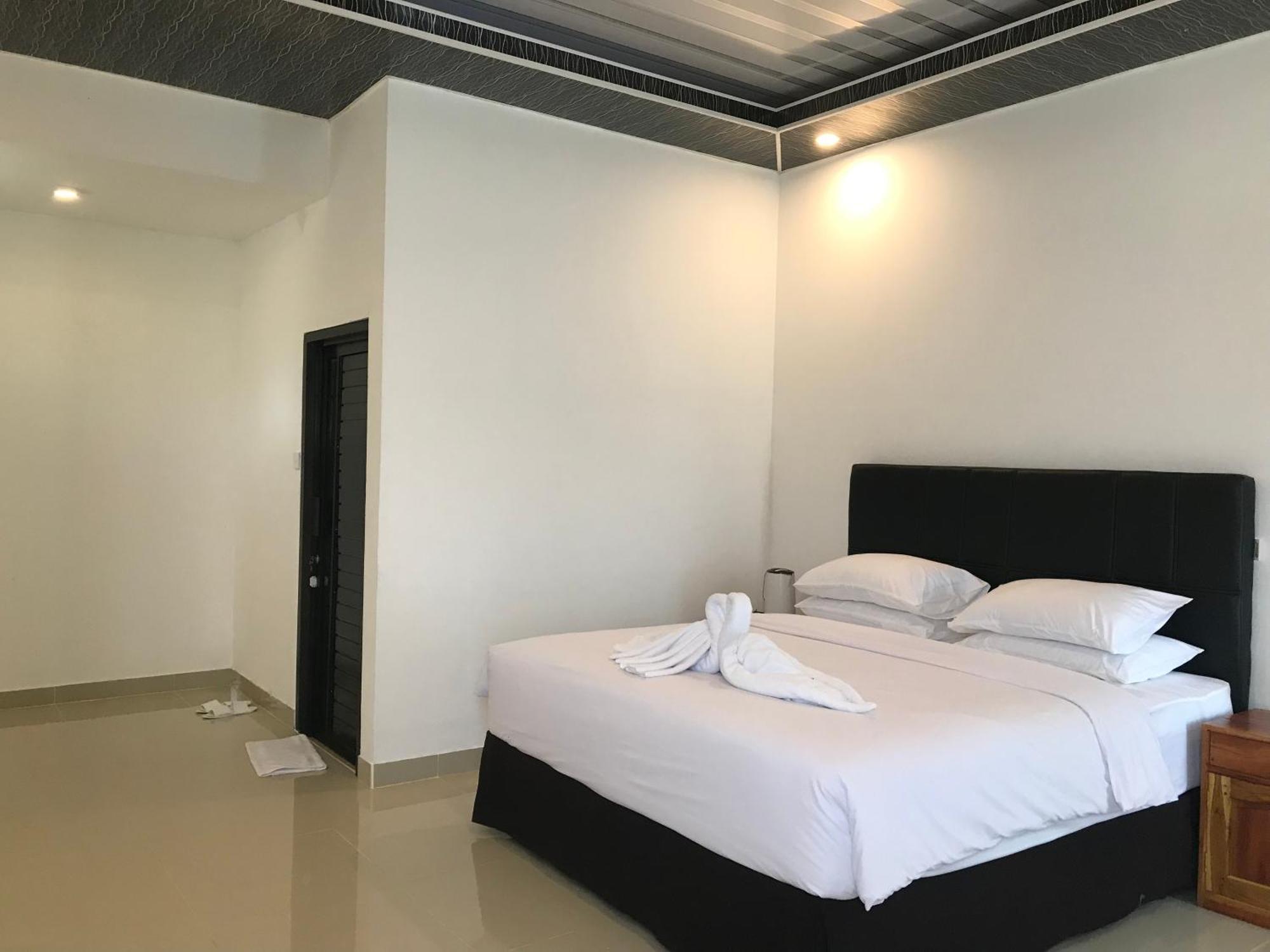 Pohon Purba Resort & Restaurant Labuhan Pandan Экстерьер фото