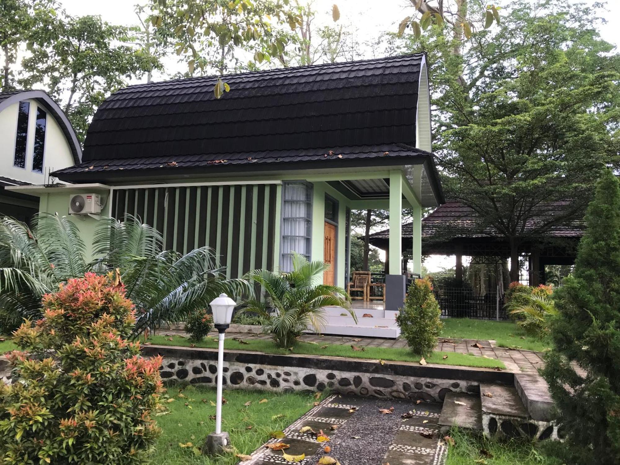 Pohon Purba Resort & Restaurant Labuhan Pandan Экстерьер фото