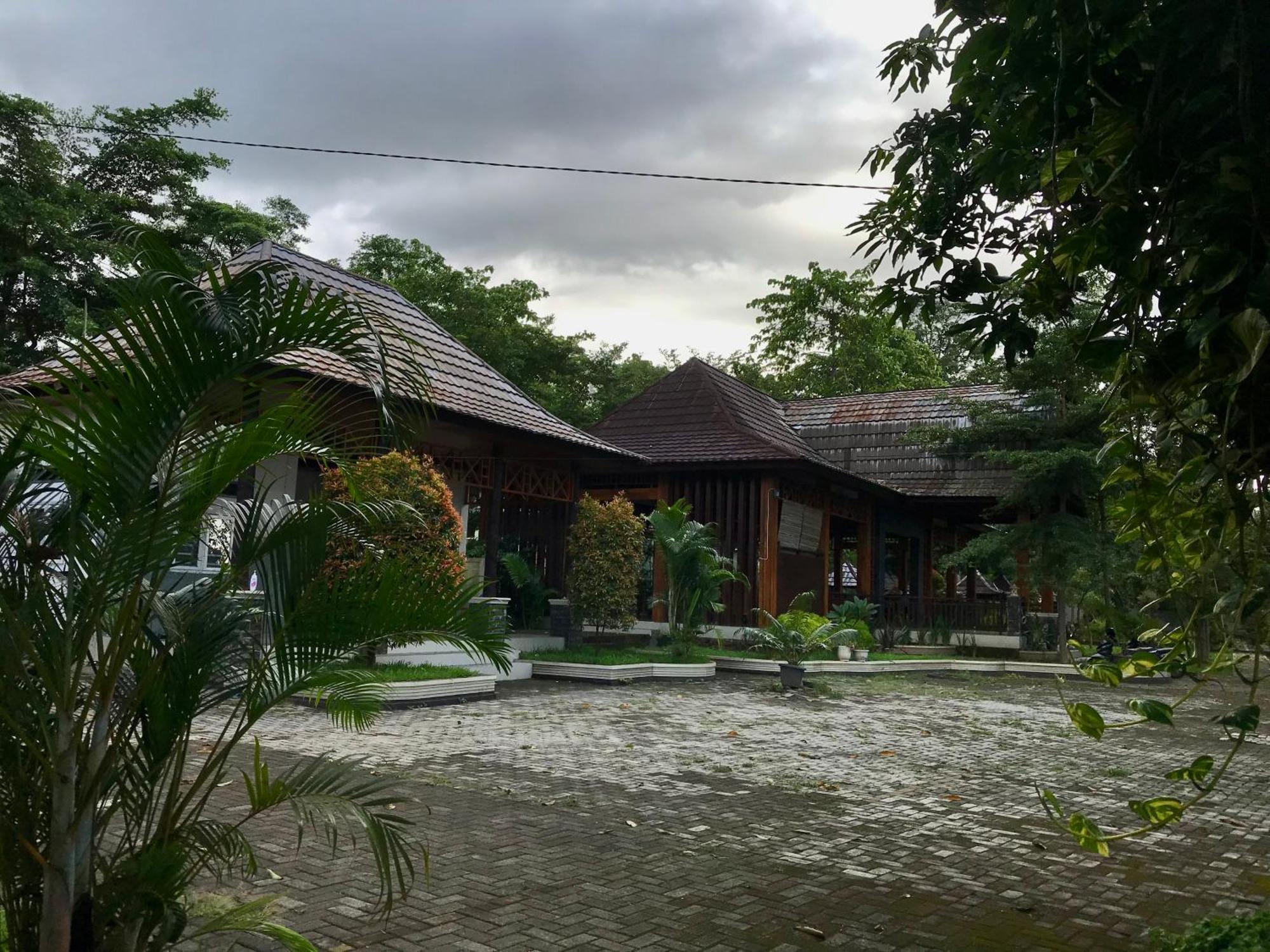 Pohon Purba Resort & Restaurant Labuhan Pandan Экстерьер фото