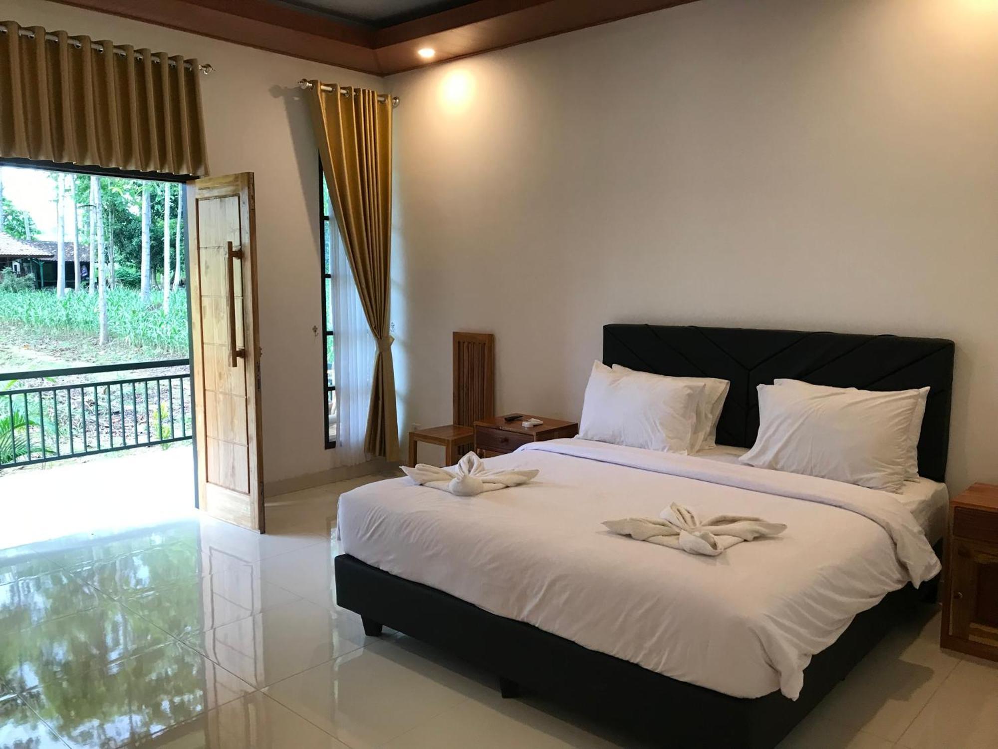 Pohon Purba Resort & Restaurant Labuhan Pandan Экстерьер фото